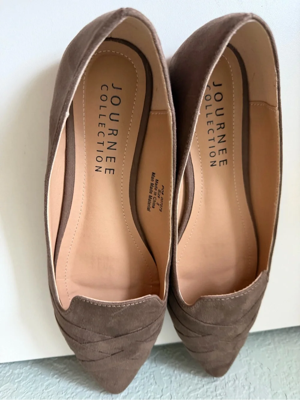 Journee Collection Mindee Taupe Size 8 Women’s- Good condition